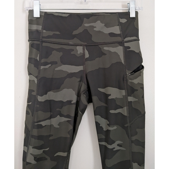 Athleta Camo Contender 7/8 Leggings In Size XS - Picture 3 of 8
